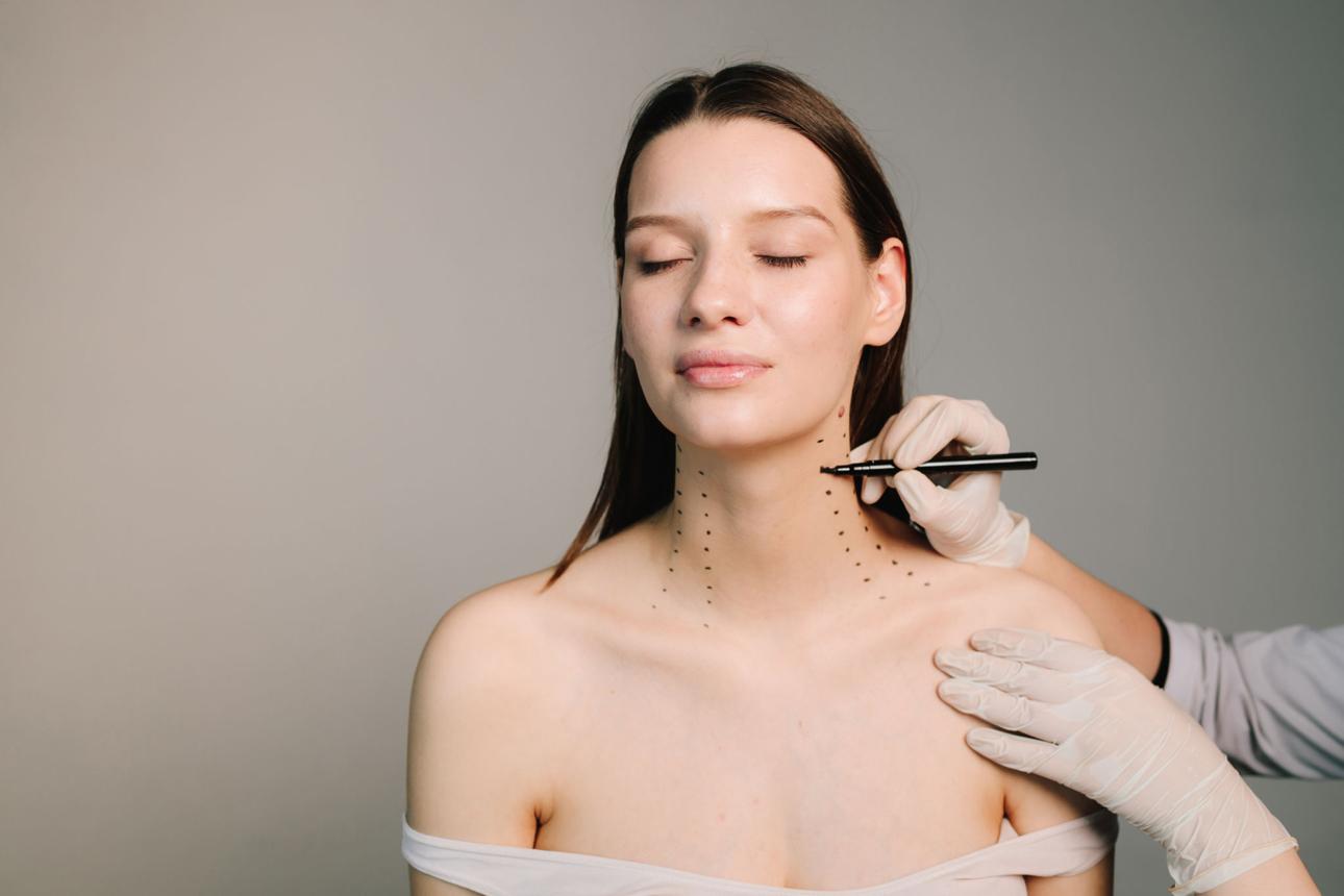 Face Sculpting Expert : jawline, menton & Nefertiti Lift — photo 1