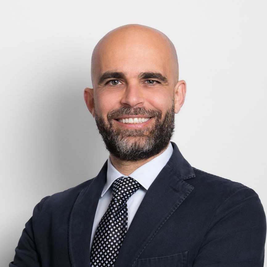 Dr. Claudio FARNARARO